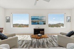 221 W Jomax Rd in Phoenix, AZ - Building Photo