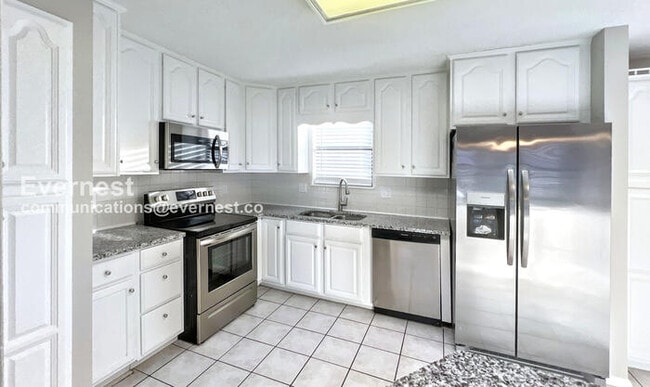 7936 N Forest Ave in Kansas City, MO - Building Photo - Building Photo