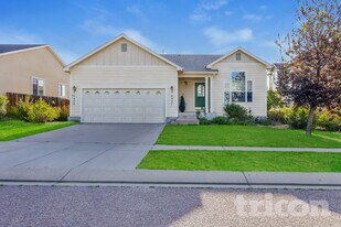 6447 Crystal Mountain Rd in Colorado Springs, CO - Building Photo