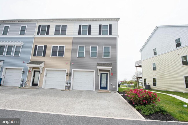 13002 Bowline Ln in Ocean City, MD - Building Photo - Building Photo