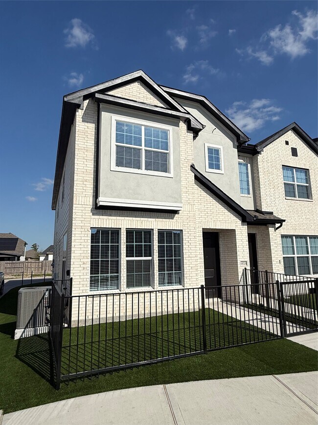 property at 15723 Derby Mnr Lp