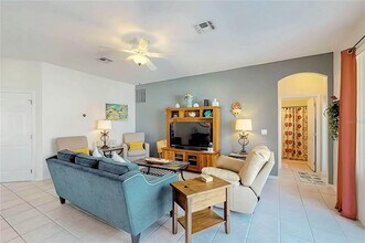 136 Henley Cir in Davenport, FL - Building Photo - Building Photo