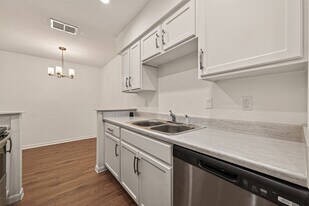 8801 Hammerly Blvd in Houston, TX - Building Photo