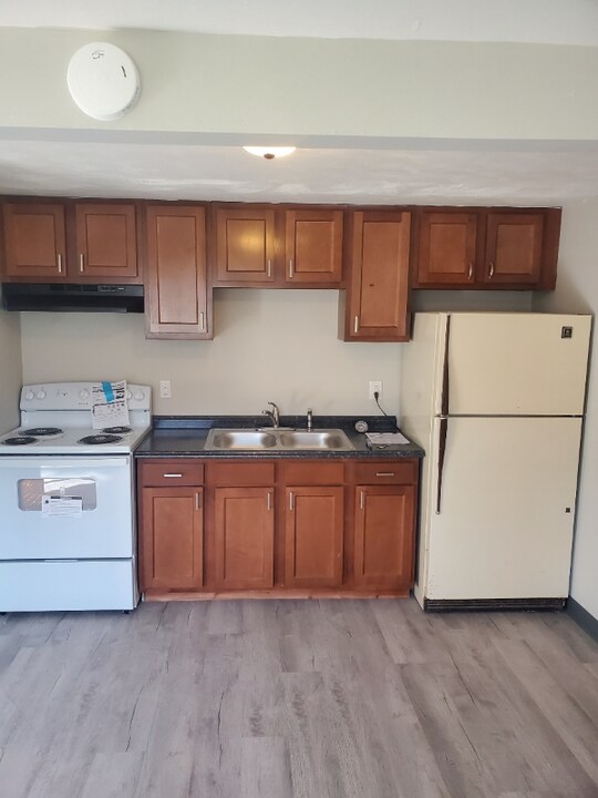 1522 42nd St NW in Canton, OH - Building Photo