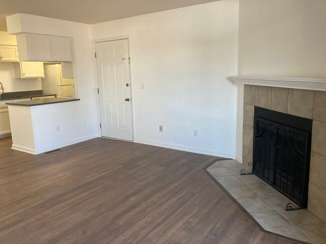 4676 White Rock Cir, Unit 11 in Boulder, CO - Building Photo - Building Photo