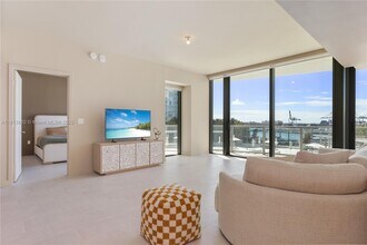 500 Alton Rd in Miami Beach, FL - Foto de edificio - Building Photo