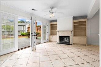 1021 Riverbend Club Dr SE in Atlanta, GA - Building Photo - Building Photo