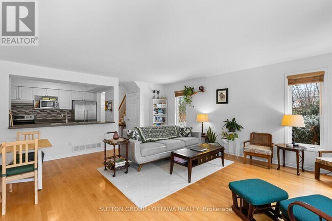 221 Station Blvd in Ottawa, ON - Building Photo - Building Photo