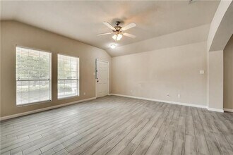 952 Bentwood Trail in Grand Prairie, TX - Building Photo - Building Photo