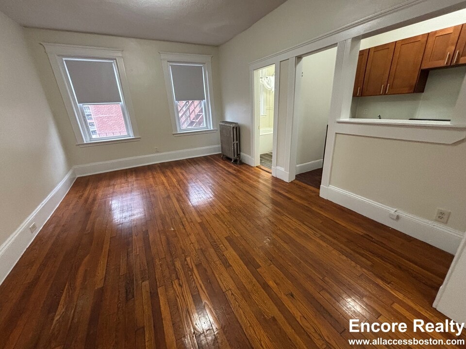 1348 Commonwealth Ave, Unit 18 in Boston, MA - Foto de edificio