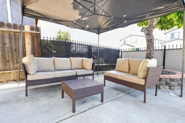 917 W 62nd Pl, Unit 917