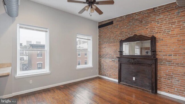 2125 Spring Garden St in Philadelphia, PA - Building Photo - Building Photo