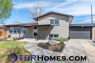 8545 W 64th Pl in Arvada, CO - Building Photo