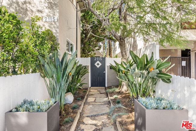 property at 2115 Ocean Park Blvd