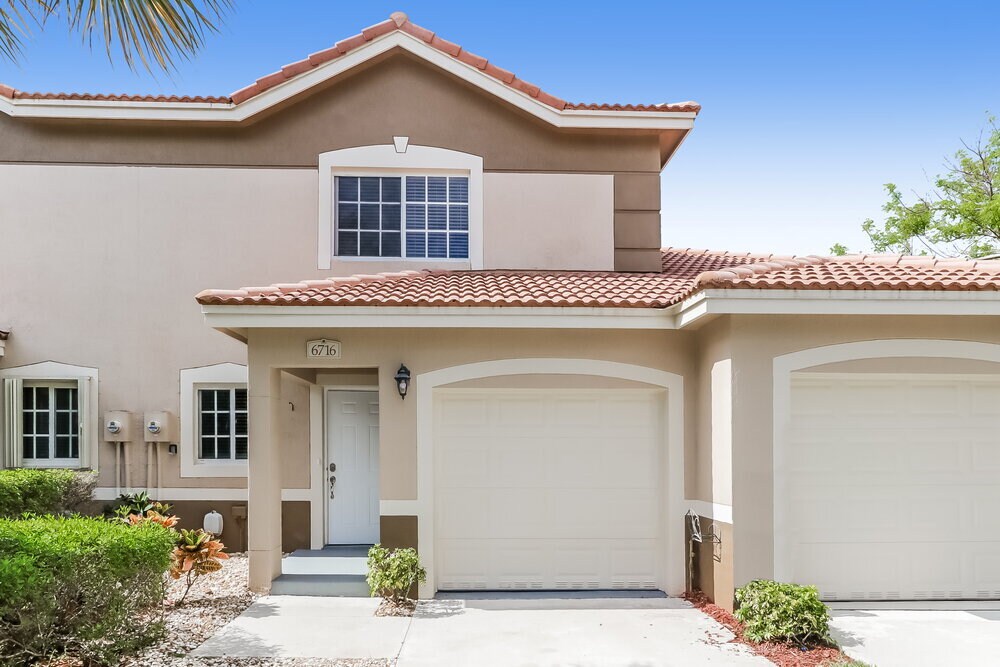 6716 Old Farm Trail in Boynton Beach, FL - Building Photo