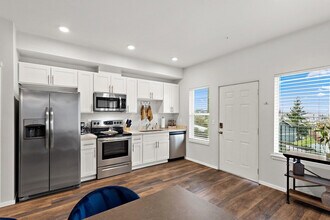 624 E 32nd St in Tacoma, WA - Foto de edificio - Building Photo