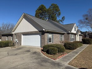 1005 Houndsbark Ct in Statesboro, GA - Building Photo - Building Photo