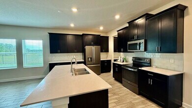 2525 Camden Park Cir in Davenport, FL - Building Photo - Building Photo