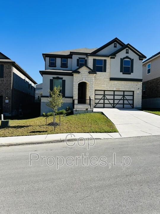 15214 Sirius Cir in San Antonio, TX - Foto de edificio