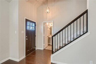 657 Heritage Springs Trail in Round Rock, TX - Foto de edificio - Building Photo