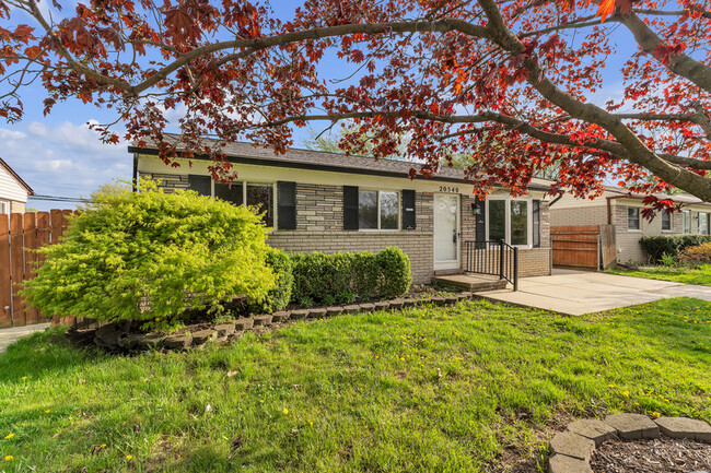 20540 Colman St in Clinton Township, MI - Building Photo - Building Photo