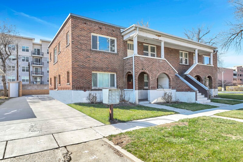 220 S 100 E in Provo, UT - Building Photo