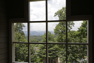 Kensington Place in Asheville, NC - Foto de edificio - Building Photo