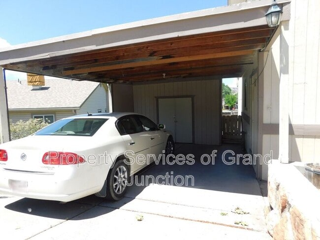 2422 1/2 Hidden Valley Dr in Grand Junction, CO - Building Photo - Building Photo