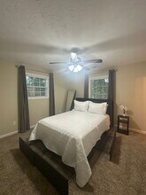 6630 Leisure Trl in College Park, GA - Building Photo - Building Photo