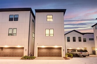 2808 Grand Fountains Dr in Houston, TX - Building Photo - Building Photo