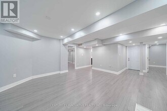 20 Driscoll Dr in Ajax, ON - Building Photo - Building Photo