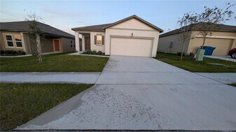 520 Hennepin Lp in Lake Wales, FL - Building Photo