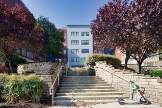 Matthews Memorial Terrace - 62+ Senior Living in Washington, DC - Foto de edificio - Building Photo