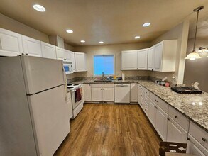 1005 X Ave in La Grande, OR - Building Photo - Building Photo