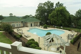 Crescent Pointe Apartments in Seneca, SC - Building Photo - Building Photo