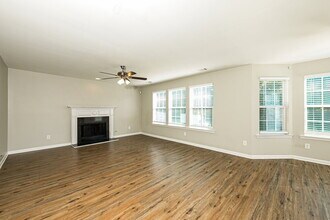 353 Franklin St in Braselton, GA - Foto de edificio - Building Photo