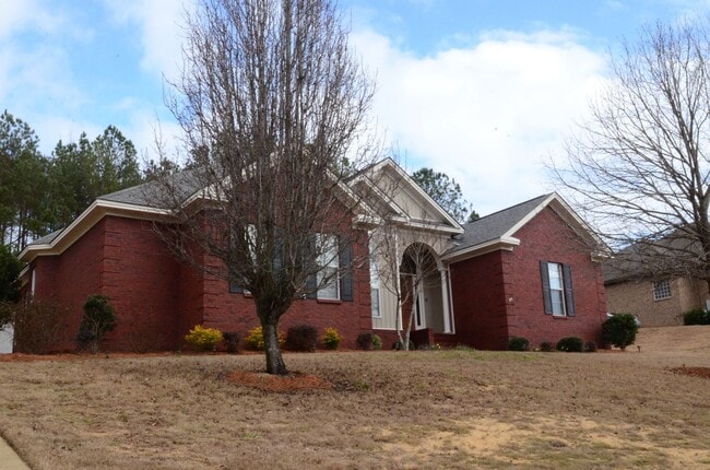 40 Pine Bark Ct in Wetumpka, AL - Foto de edificio - Building Photo