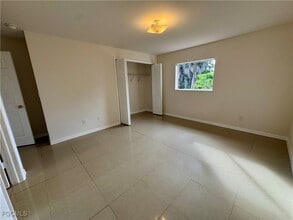 10743 Robinson St in Ft. Myers, FL - Building Photo - Building Photo