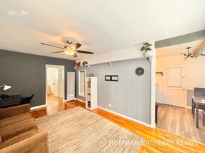 12429 Chandler Blvd in Los Angeles, CA - Building Photo - Building Photo