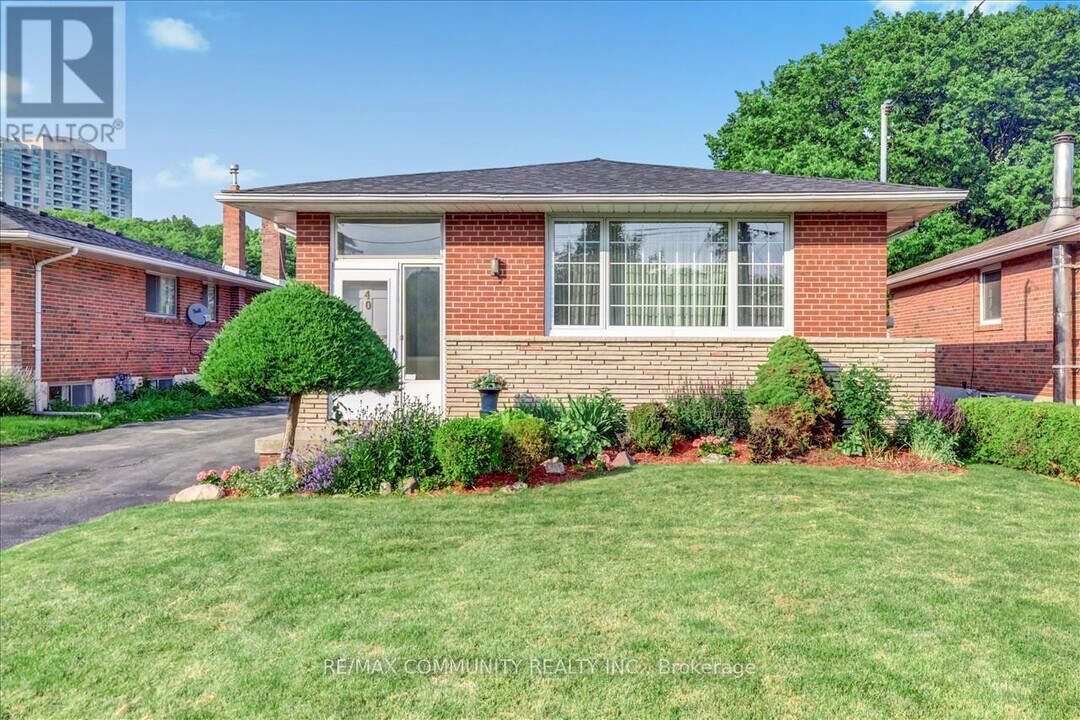 40 Aspendale Dr in Toronto, ON - Building Photo
