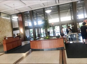 5501 Seminary Rd, Unit 2106-S in Falls Church, VA - Foto de edificio - Building Photo