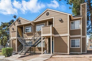 2753 Alicialynn Way, Unit B in Las Vegas, NV - Building Photo