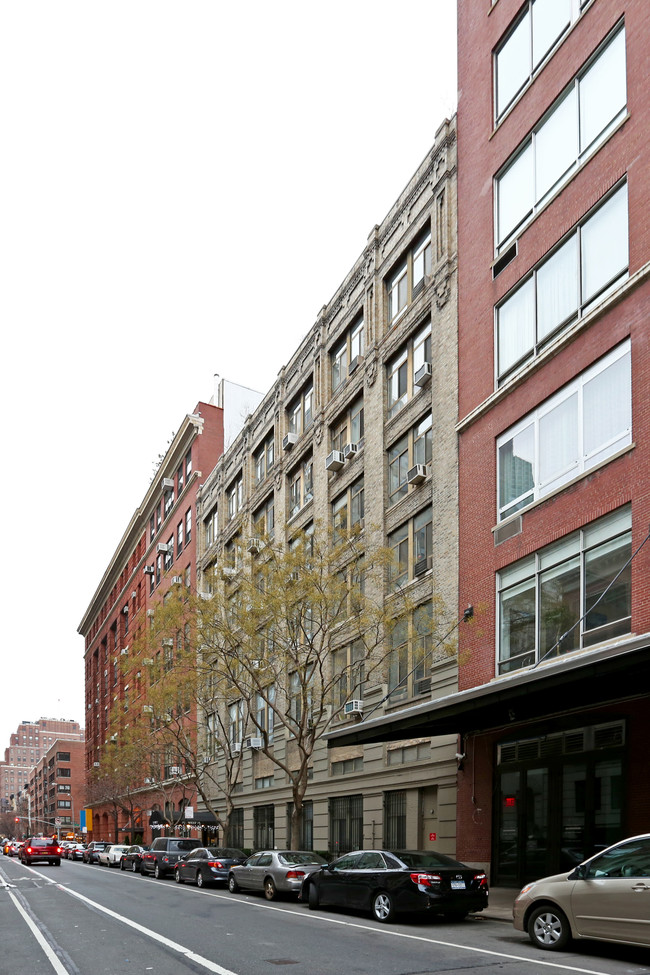 155 W 15th St in New York, NY - Foto de edificio - Building Photo