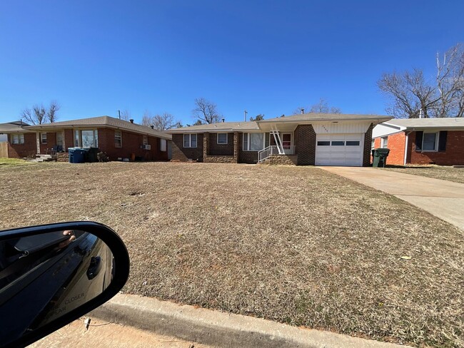 property at 2405 N Thornton Dr