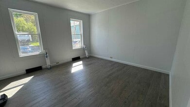 32 Gaston St in Easthampton, MA - Building Photo - Building Photo