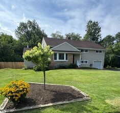 5 Westbrook Rd in Westfield, NJ - Foto de edificio - Building Photo