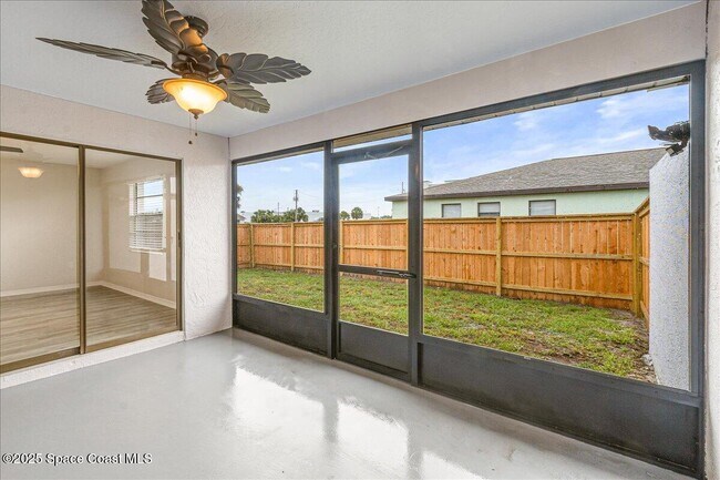 815 Angela Ave in Rockledge, FL - Foto de edificio - Building Photo