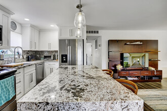 100 Saxony C in Delray Beach, FL - Building Photo - Building Photo