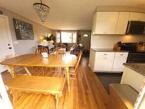 25 Mitola Dr in North Kingstown, RI - Building Photo - Building Photo