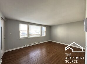 7630 N Milwaukee Ave in Niles, IL - Building Photo - Building Photo